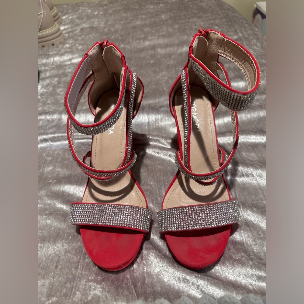 3.5 inch red heels